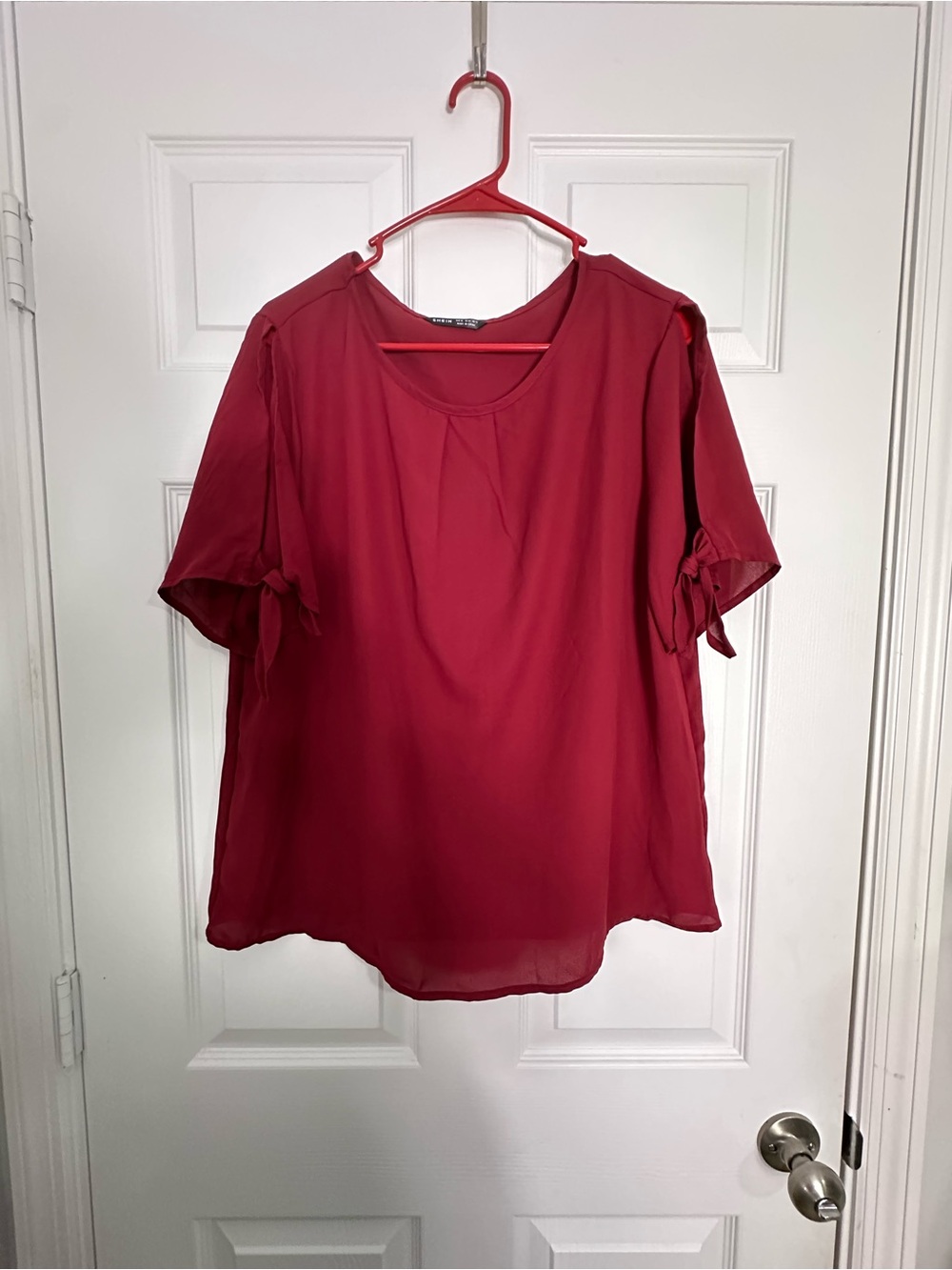 Women's Short-Sleeve Tie-Sleeve Blouse - Crimson